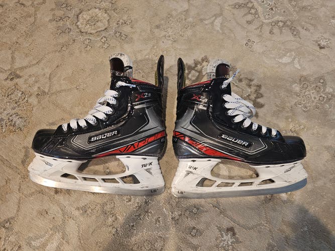 Bauer Vapor X2.9 Hockey Skates Regular Width Size 4 (Used)