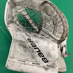 White Senior Bauer M5 Pro Goalie Catcher Regular (Used)