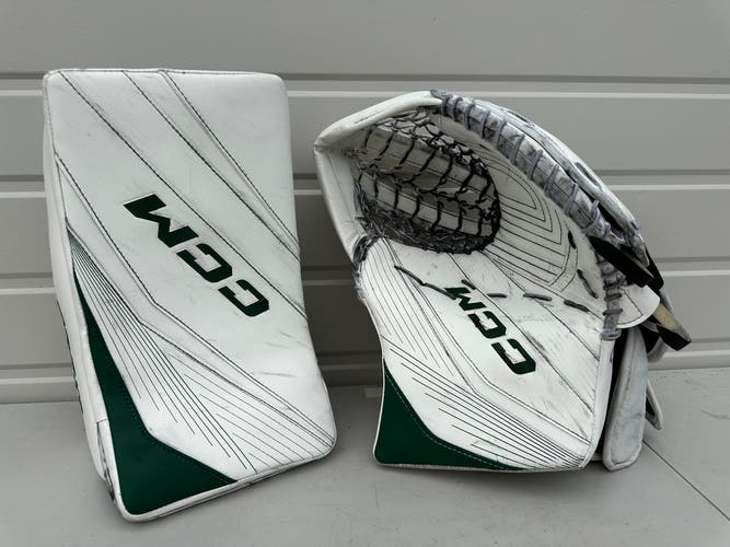 CCM EXTREME FLEX 6 Pro Stock Goalie Glove Set POIRIER Stars 11605