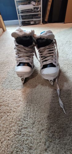 Bauer Reactor 4000 Hockey Skates Regular Width Size 1.5 (Used)