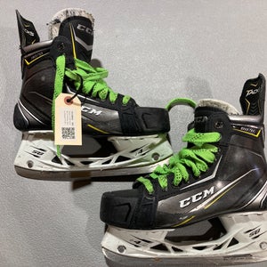 CCM Tacks 9070 Hockey Skates | Senior  6.5 (Regular)