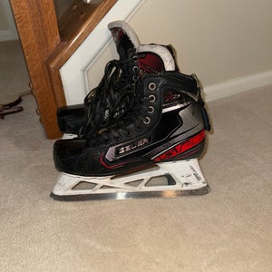 Bauer Vapor X2.9 Hockey Goalie Skates Regular Width  7.5 (Used)