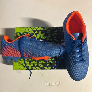 Hawkwell youth Soccer Cleats Size 2