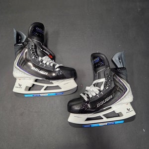 2025 Bauer Vapor Flylite Hockey Skates Regular Width 7.5 Fit 2(New)