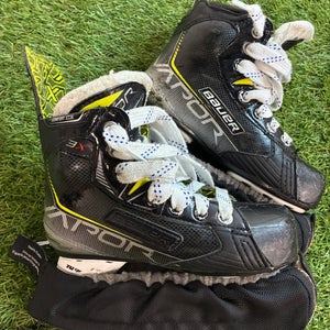 Youth Bauer Vapor 3X Hockey Skates Regular Width 13.5 (Used)