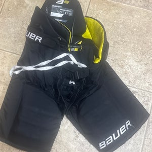 Small Junior Bauer Supreme 3S Hockey Pants  (Used)
