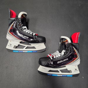 2025 Bauer Vapor Flypro Hockey Skates Regular Width 8.0 Fit 2(New)