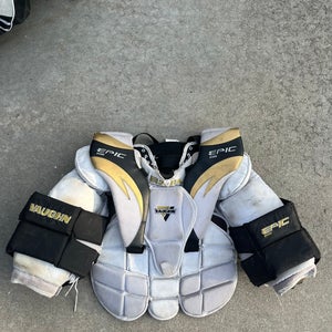 Medium  Vaughn Epic 8400 Goalie Chest Protector (Used)