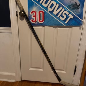 Junior Bauer Supreme S160 Right Handed Hockey Stick (Used)