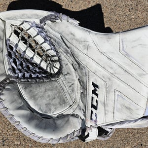 Sr. CCM Axis Pro Full Right Gloves Set (Used)