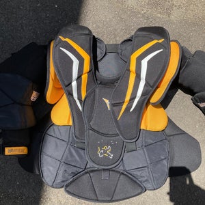 Senior Large Vaughn V6 2200 Pro Goalie Chest Protector (Used)