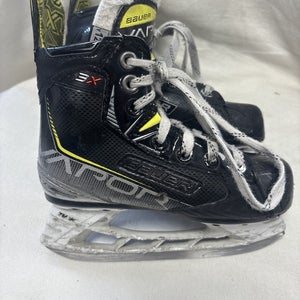 Junior Youth Size 12.5 Bauer Vapor 3X Ice Hockey Skates