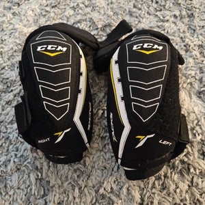 Junior Medium CCM Tacks 2052 Elbow Pads (Used)