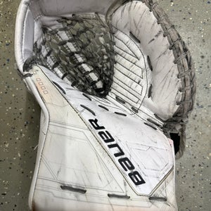 Bauer Supreme Mach Goalie Glove Regular (Used)