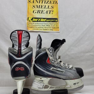 Bauer Hockey Skates Regular Width Size 2.5 (Used)