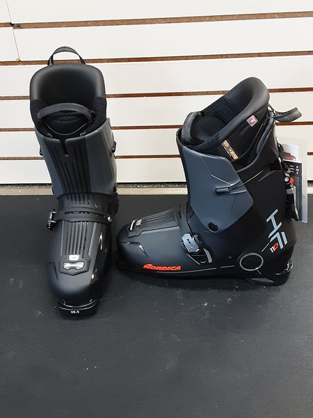 Men's Nordica HF 110 Ski Boots- 29.5 (New)