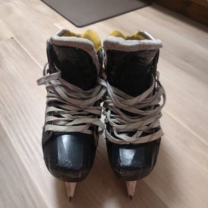 2017 Bauer Supreme 1S Hockey Skates Regular Width 8 (Used)