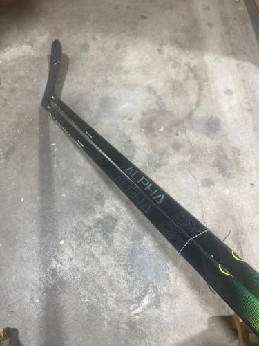Senior Warrior Alpha DX Hockey Stick Right Handed (Used)