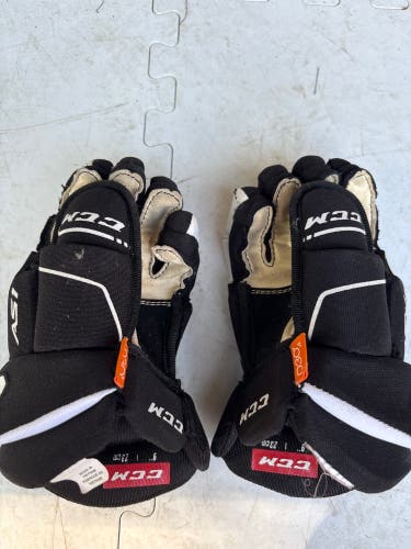 CCM D30 Gloves 9" (Used)