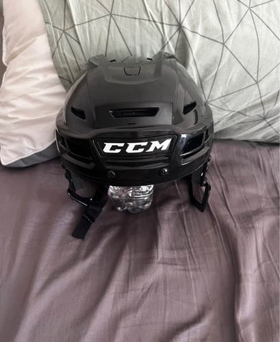 Small CCM Resistance 300 Helmet (Used)