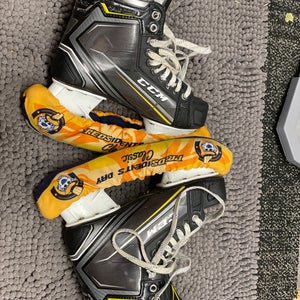 CCM Hockey skates size 6 include super feet insoles