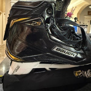 Bauer 2s pro Hockey Goalie Skates Regular Width 9.5 (Used)