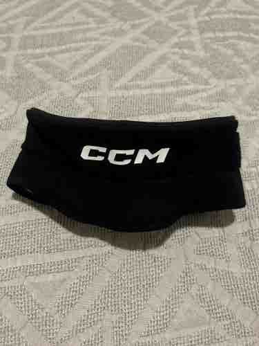 CCM NG 900 Hockey Cut Resistant Neck Guard Senior Size Large / XL