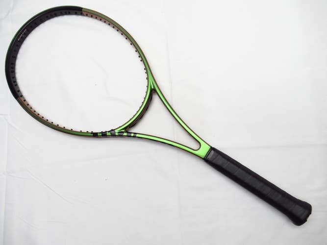 WILSON PRO LABS: BLADE PRO VER 8 (16X19) TENNIS RACQUET (4 1/4) UNSTRUNG