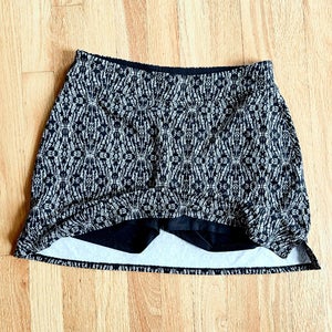 Tranquility by Colorado Clothing Geometric Black Gray Skort mini Skirt. S W28-34