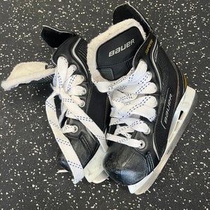 Used Bauer SUPREME Youth Hockey Skate Youth 12.0 11849-S000029156