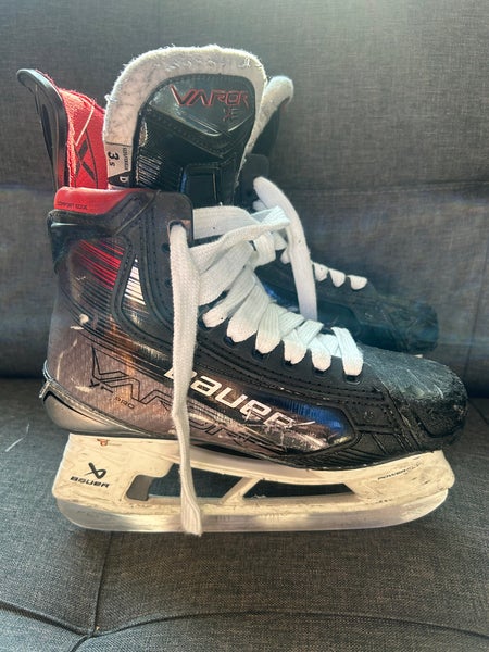 Bauer Hockey Skates Regular Width Size 3.5 (Used)