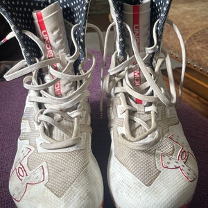 White Unisex Size M 11.5 (W 12.5) Adult Under Armour High Top Molded Cleats (Used)