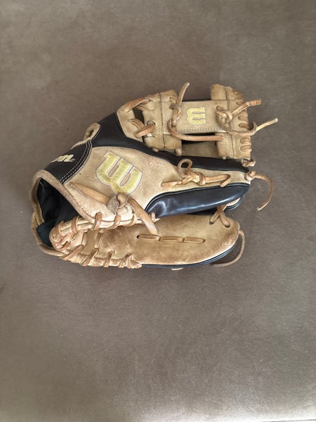 Wilson RH Infield A2000 Baseball Glove 11.5" (Used)