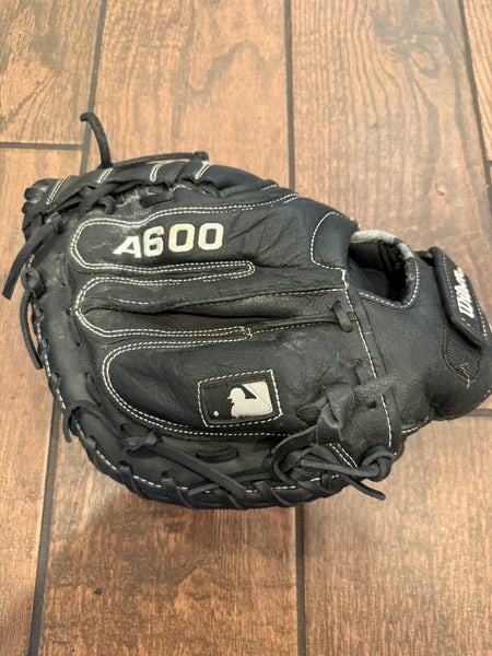 Wilson RH A600 Catcher's Glove 32.5" (Used)