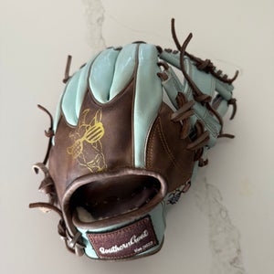 2024 Southern Goat Right Handed Thrower Infield Softball Glove 11.75" (New)