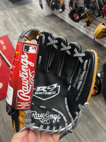 RHT Rawlings R9 ContoUR Baseball Glove 11