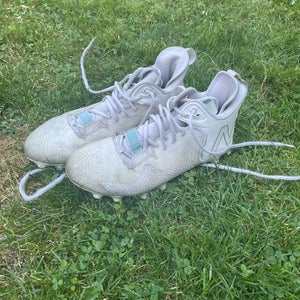 White Men's Size M 8.5 (W 9.5) Adult New Balance Mid Top Freeze 2.0 Turf Cleats (Used)