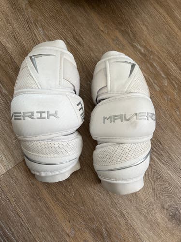 Adult Medium Maverik M6 Arm Pads (Used)