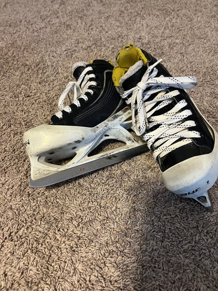 Bauer Supreme One60 Hockey Goalie Skates Size 2 (Used)