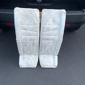 33" CCM Eflex 6 Goalie Leg Pads  (Used)