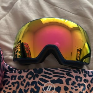 Unisex Snowboard Goggles Medium (Used)