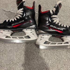 Bauer Vapor X4 Hockey Skates Size 4 (Used)