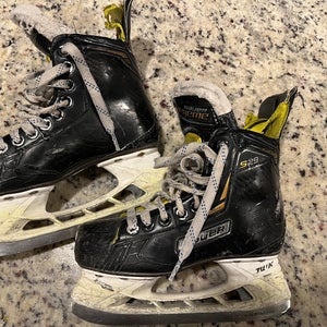 Bauer Supreme Hockey Skates Size 3 (Used)