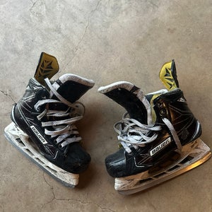 Bauer Supreme 190 Hockey Skates Size 3.5 (Used)