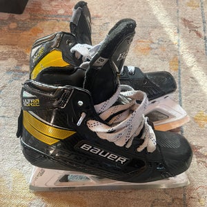 Bauer Ultrasonic Hockey Goalie Skates Regular Width  8.5 (Used)