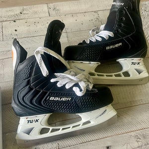 Nike Flexlite 4 Hockey Skates Regular Width 7.5 (Used)