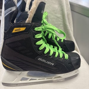 Senior Size 9 Bauer Supreme 140 Ice Hockey Skates.