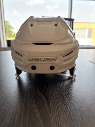 Medium Bauer Re-Akt 100 Helmet (Used)