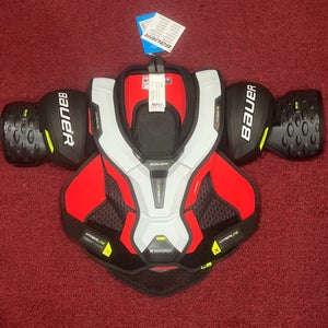 Medium Bauer Vapor Hyperlite (New) Shoulder Pads Item#IMHYP
