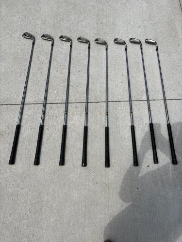 2001 Titleist Titleist DCI 822 Oversize Right Handed Iron Set Stiff Flex (Used)
